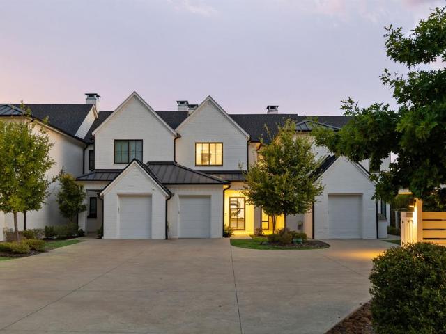 Townhouse for sale in Henderson, Texas