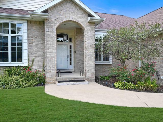 House for sale in Syracuse, Indiana