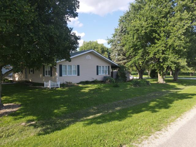 House for sale in Toledo, Illinois