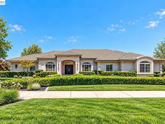 House for sale in Pleasanton, Alameda County