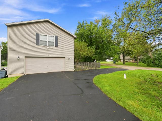 House for sale in Algonquin, McHenry County