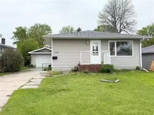 House for sale in Portage La Prairie, Manitoba
