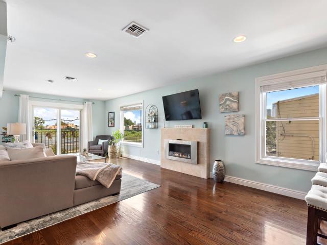 Condo for sale in Hudson, New Jersey