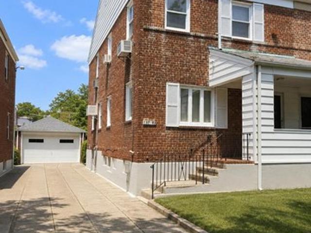 House for sale in Queens, Arverne