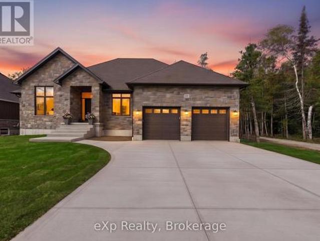 House for sale in Georgian Bluffs, Southwestern Ontario