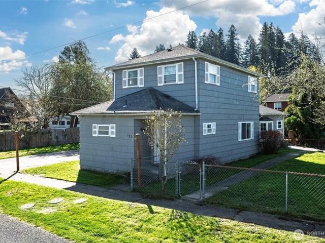 House for sale in Castle Rock, Washington