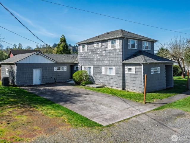 House for sale in Castle Rock, Washington