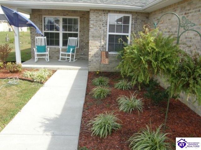 House for sale in Cecilia, Kentucky