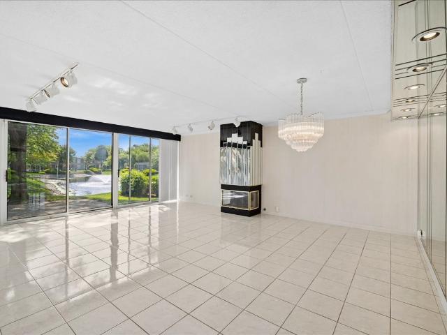 Townhouse for sale in Northbrook, Illinois