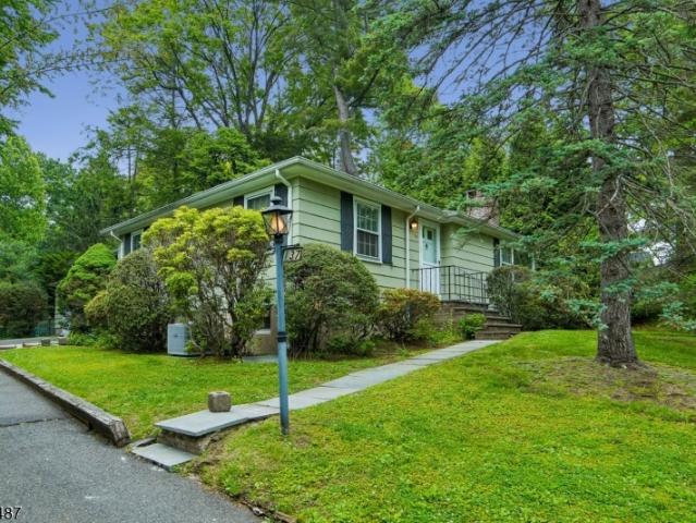 House for sale in Summit, New Jersey