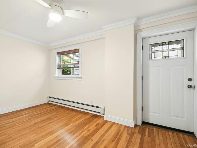 House for sale in The Bronx, Arverne