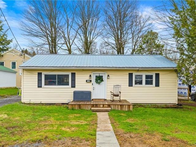 House for sale in Oneida, New York
