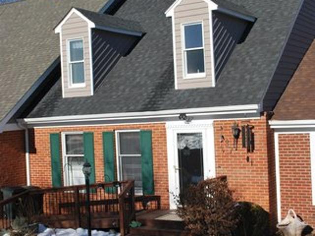 Townhouse for sale in College Park, Radford