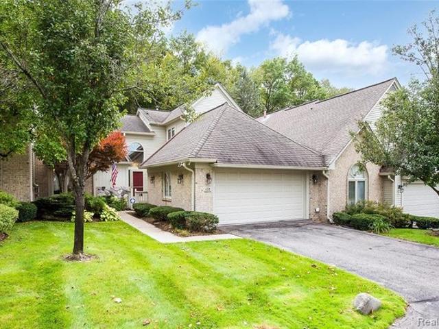 Condo for sale in St. Lawrence Estates, Northville