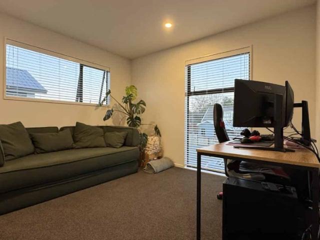 Townhouse for rent in Heathcote, Canterbury