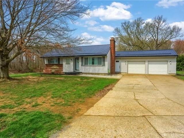 House for sale in New Bedford, Pennsylvania