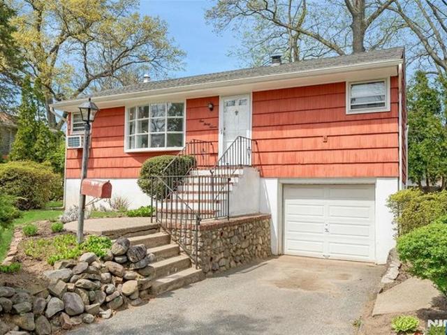 House for sale in Waldwick, New Jersey