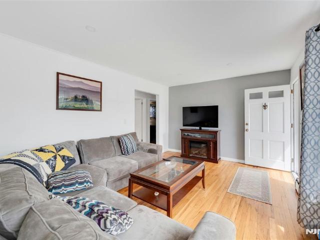 House for sale in Waldwick, New Jersey