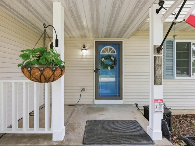 House for sale in Oregon, Dane County