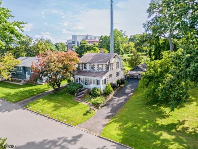 House for sale in East Hanover, New Jersey