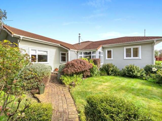 House for sale in Chaslands, Canterbury