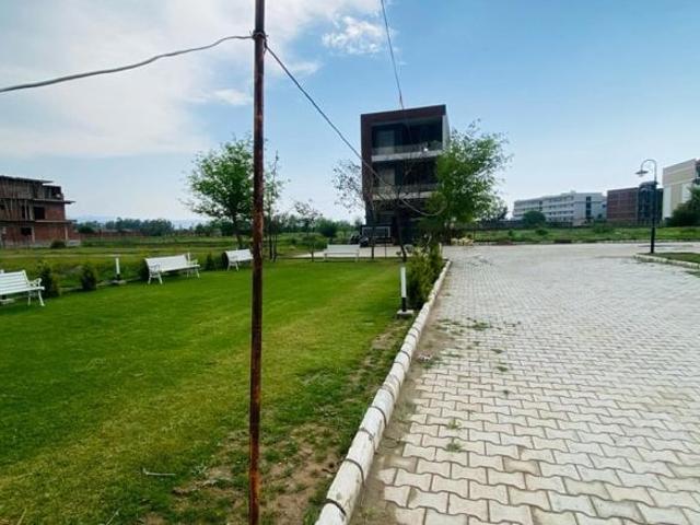 Land for sale in Zirakpur, Punjab