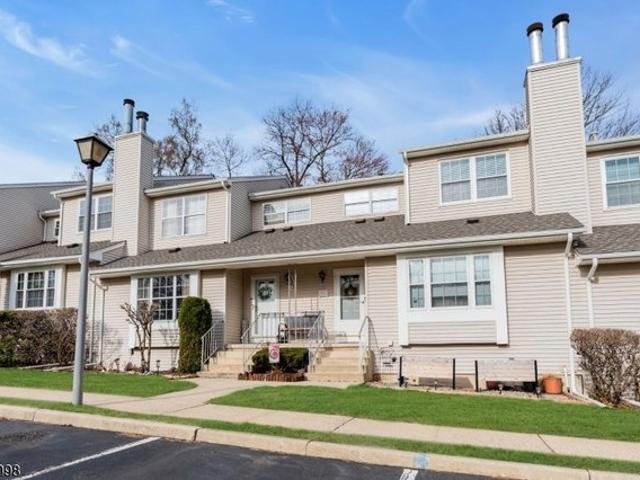 Townhouse for sale in Kendall Park, New Jersey