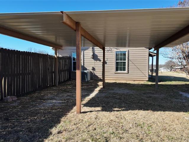 House for sale in Bridgeport, Texas