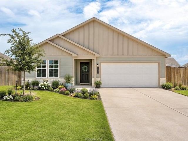 House for sale in Snook, Texas