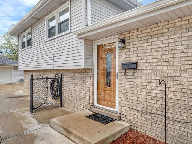 House for sale in Crestwood, Illinois