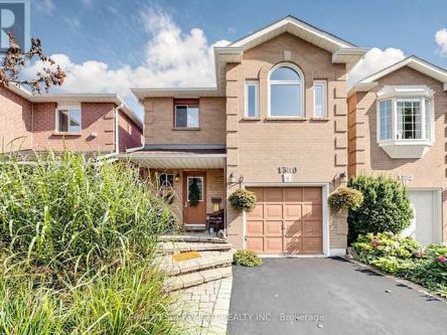 House for sale in Oakville, Golden Horseshoe