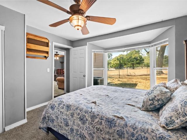House for sale in Gentry, Benton County