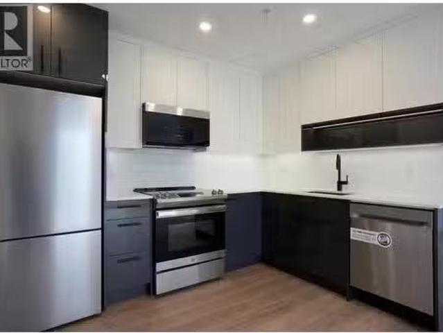 Condo for sale in Winfield, British Columbia