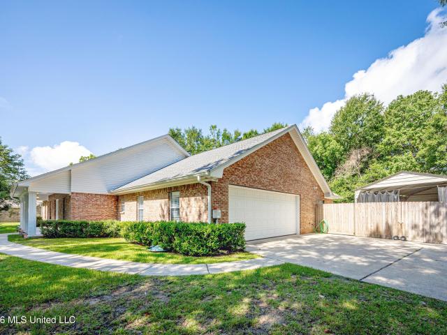 House for sale in Ocean Springs, Mississippi