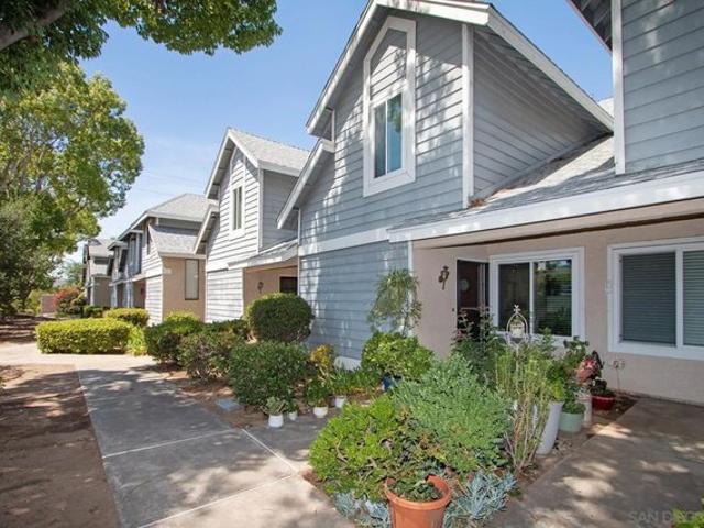 Townhouse for sale in Poway, California