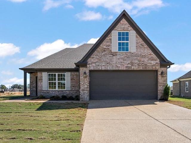 House for sale in Nesbit, Mississippi