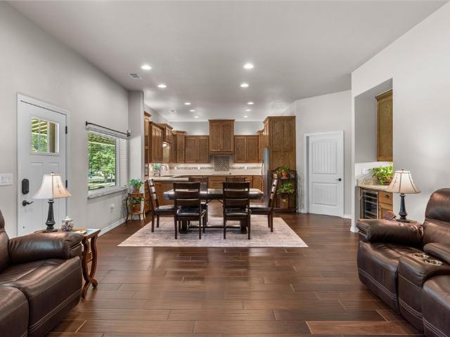House for sale in Gravette, Benton County