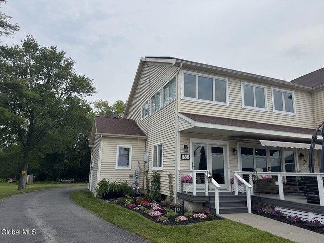 Townhouse for sale in Saratoga, New York