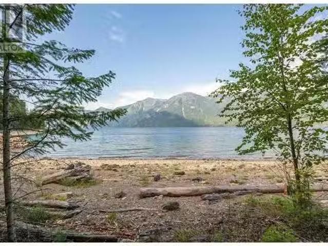 House for sale in Sirdar, British Columbia
