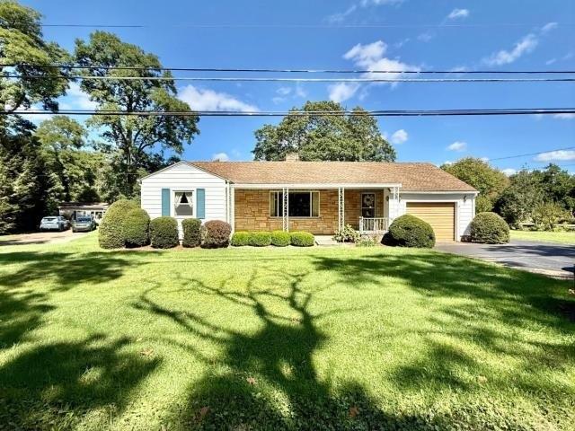 House for sale in Warren, Warren County