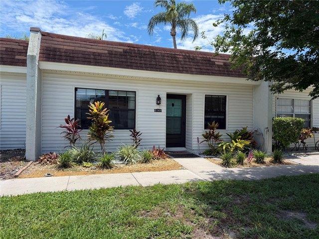 Condo for sale in Seminole, Florida