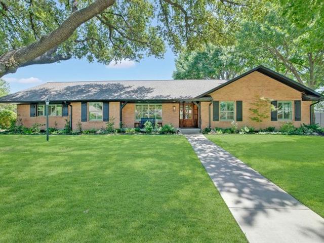 House for sale in Farmers Branch, Texas