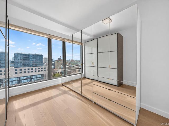 Condo for sale in Flushing Chinatown, New York