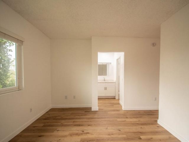 Apartment for rent in Canoga Park, California