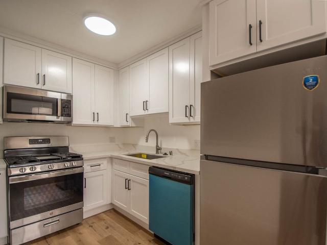 Apartment for rent in Canoga Park, California