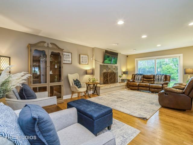 House for sale in Deerfield