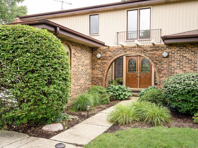 House for sale in Deerfield