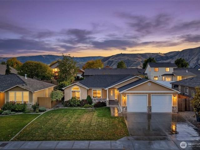 House for sale in East Wenatchee, Douglas County
