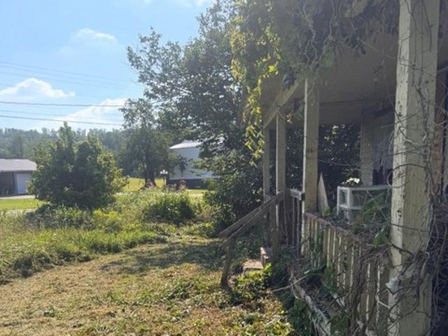 House for sale in Flatgap, Kentucky