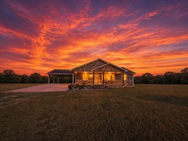House for sale in Alton, Oregon County